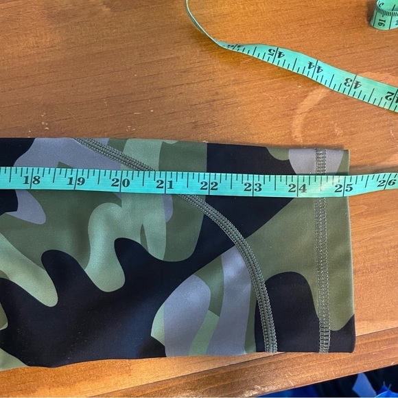 ZYIA Light N Tight Camo Legging Womens 6-8 Medium - Picture 7 of 8